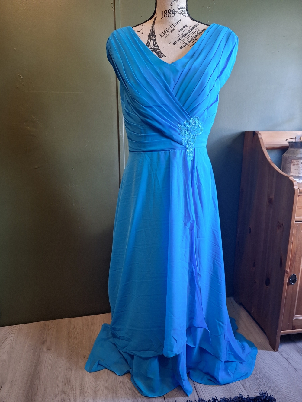 Blue V-Neck Pleated Evening Dress